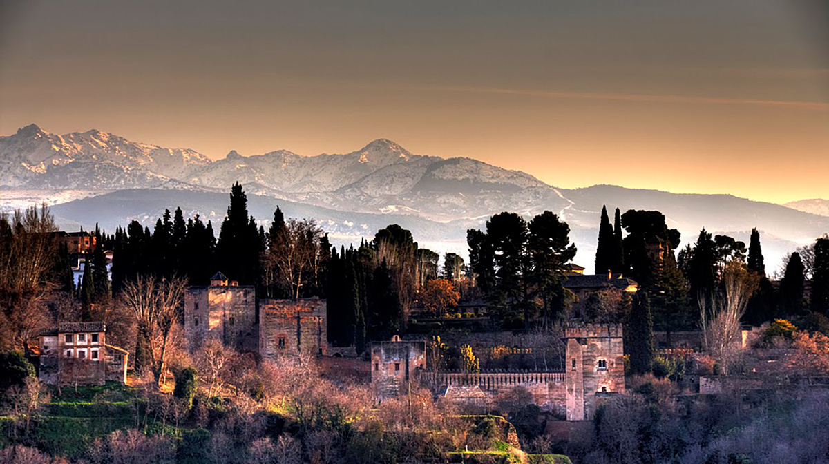 Panorámica de varias torres de la Alhambra